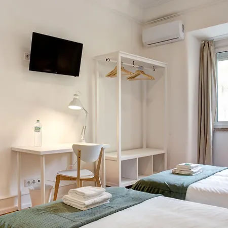 Home Out Rooms & Apartments *