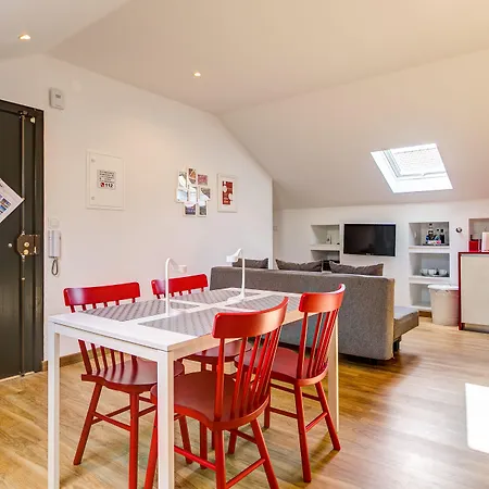 Home Out Rooms & Apartments *