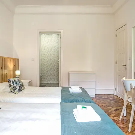 Home Out Rooms & Apartments