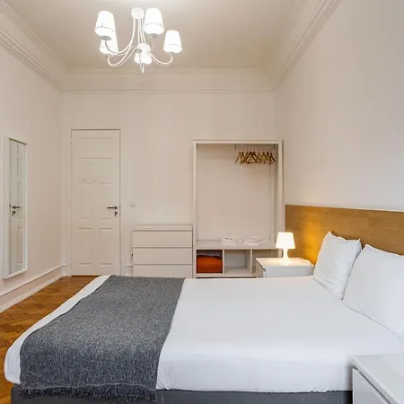 Home Out Rooms & Apartments