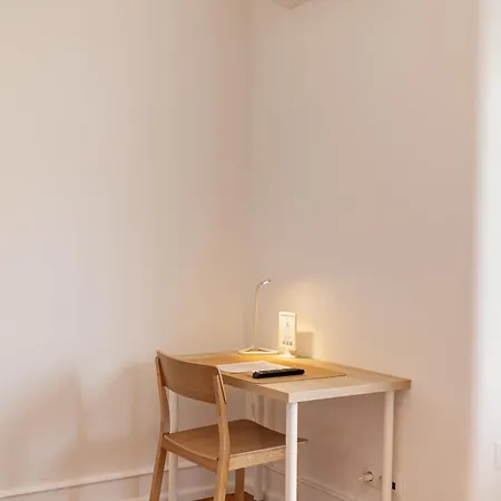 Home Out Rooms & Apartments Apartment *