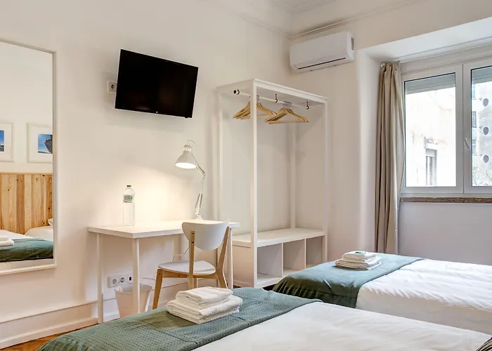 Home Out Rooms & Apartments *