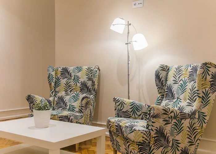 Home Out Rooms & Apartments *